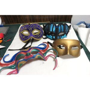 4 PRETTY MARDI GRAS OR PARTY MASKS